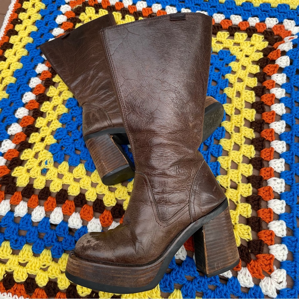 Vintage brown leather Destroy mid-calf platform boots